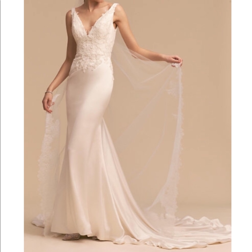 BHLDN Oceana Embroidered Wedding Dress with train!